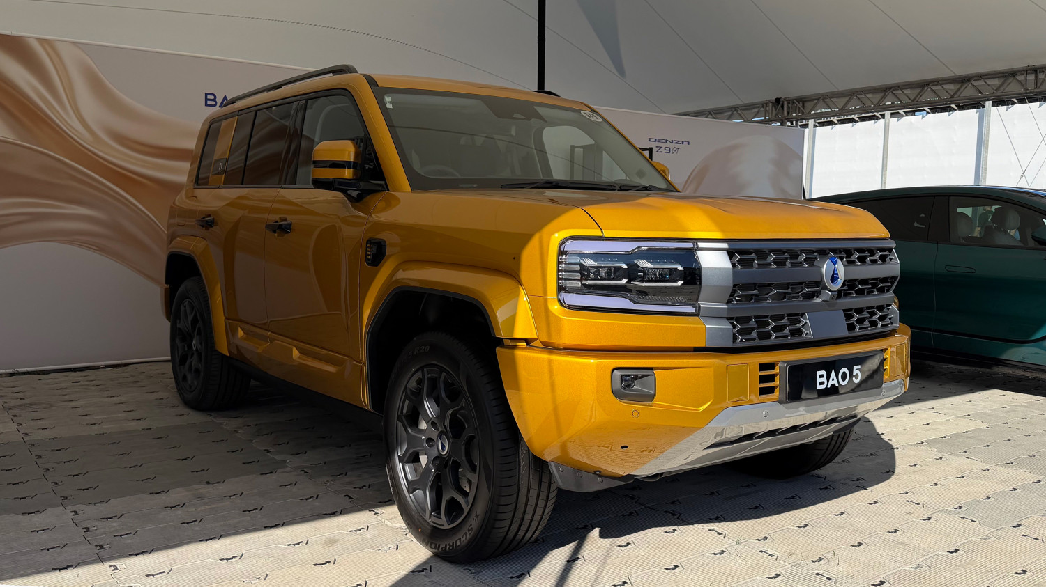New Denza Bao 5 aims to be a “huge hit” and that should worry Land Rover