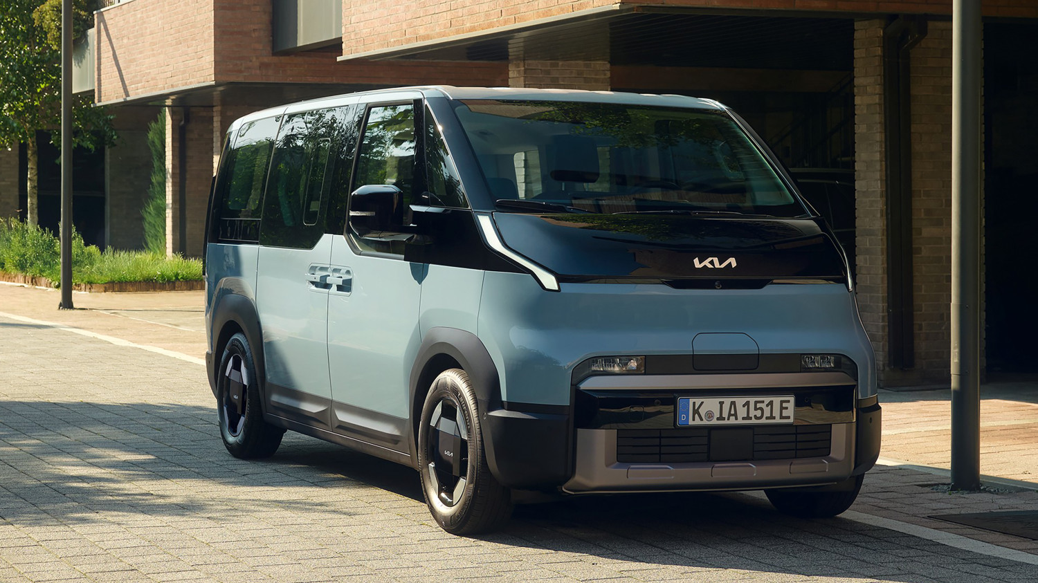 Kia PV5 gets long-awaited 7-seat version for under £37k