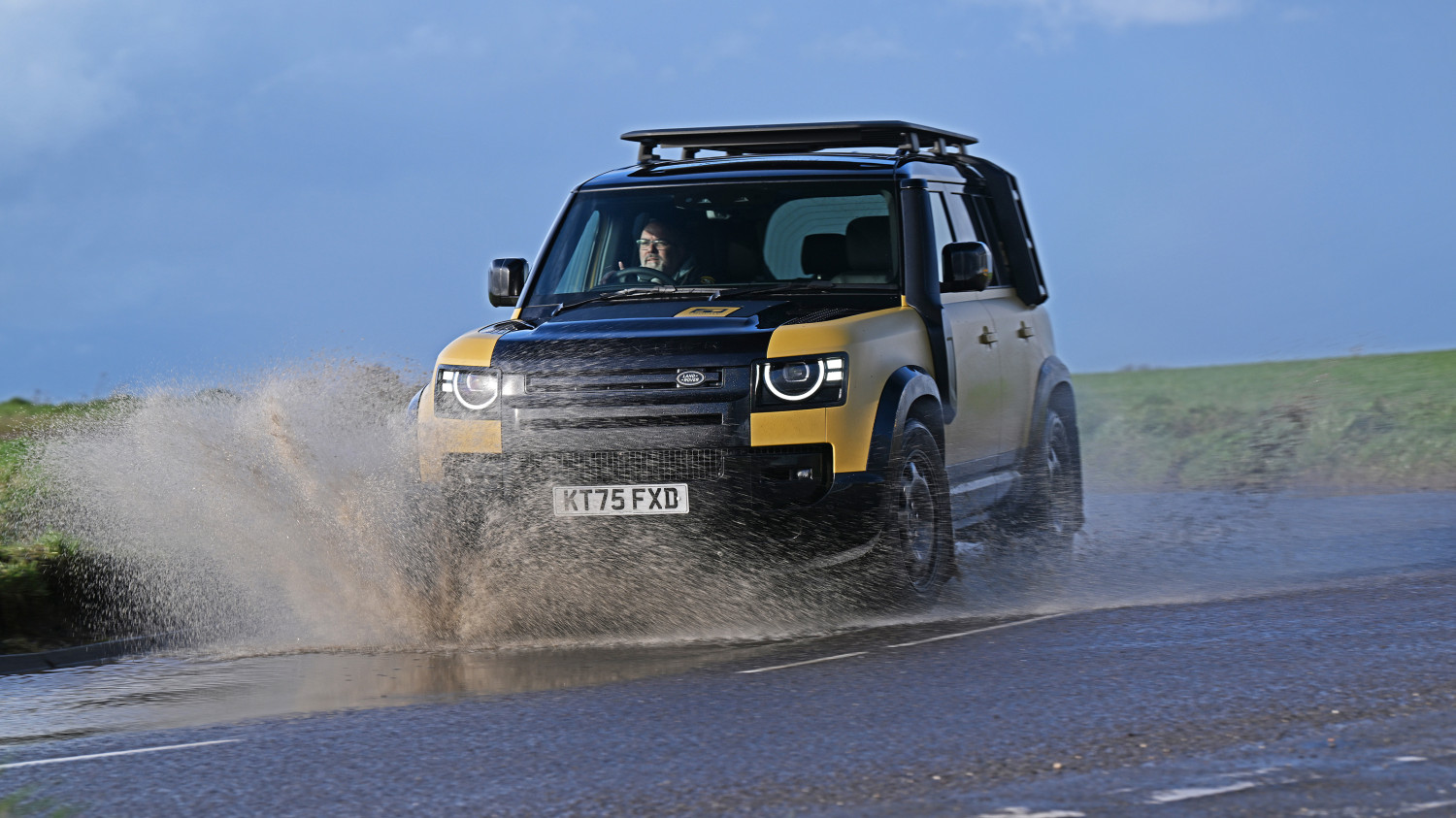 Jaguar, Land Rover, Rover, Jaguar Land Rover recalls 170,000 SUVs with UK cars experiencing similar problems