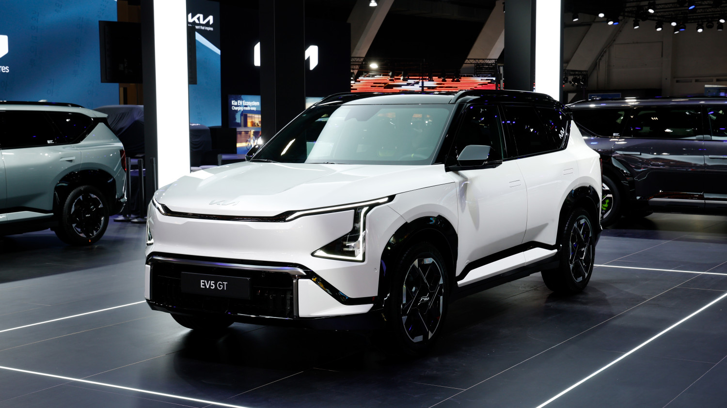 Kia, Kia EV5, New Kia EV5 GT gets punchy £54k price tag