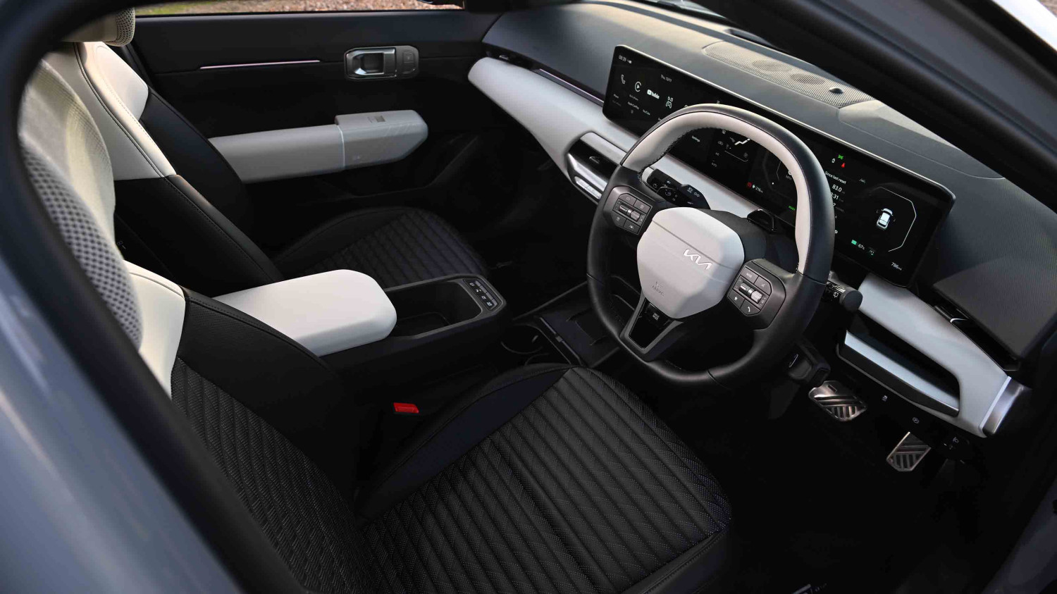 Car Deal of the Day: Kia EV4 with huge 388-mile range for only £277 per month