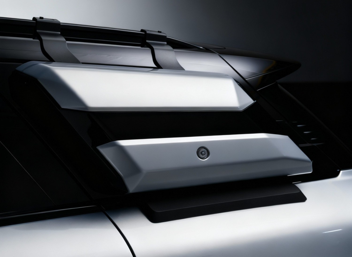 Jaecoo J7 AWD in Malaysia now comes with electric side steps and side tookit box – still RM153,800 OTR