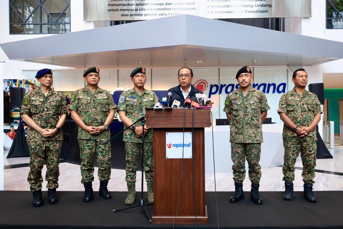 Soldiers to guard LRT, MRT tracks from cable theft? Skuadron Rapid Rail RAJD Askar Wataniah formed