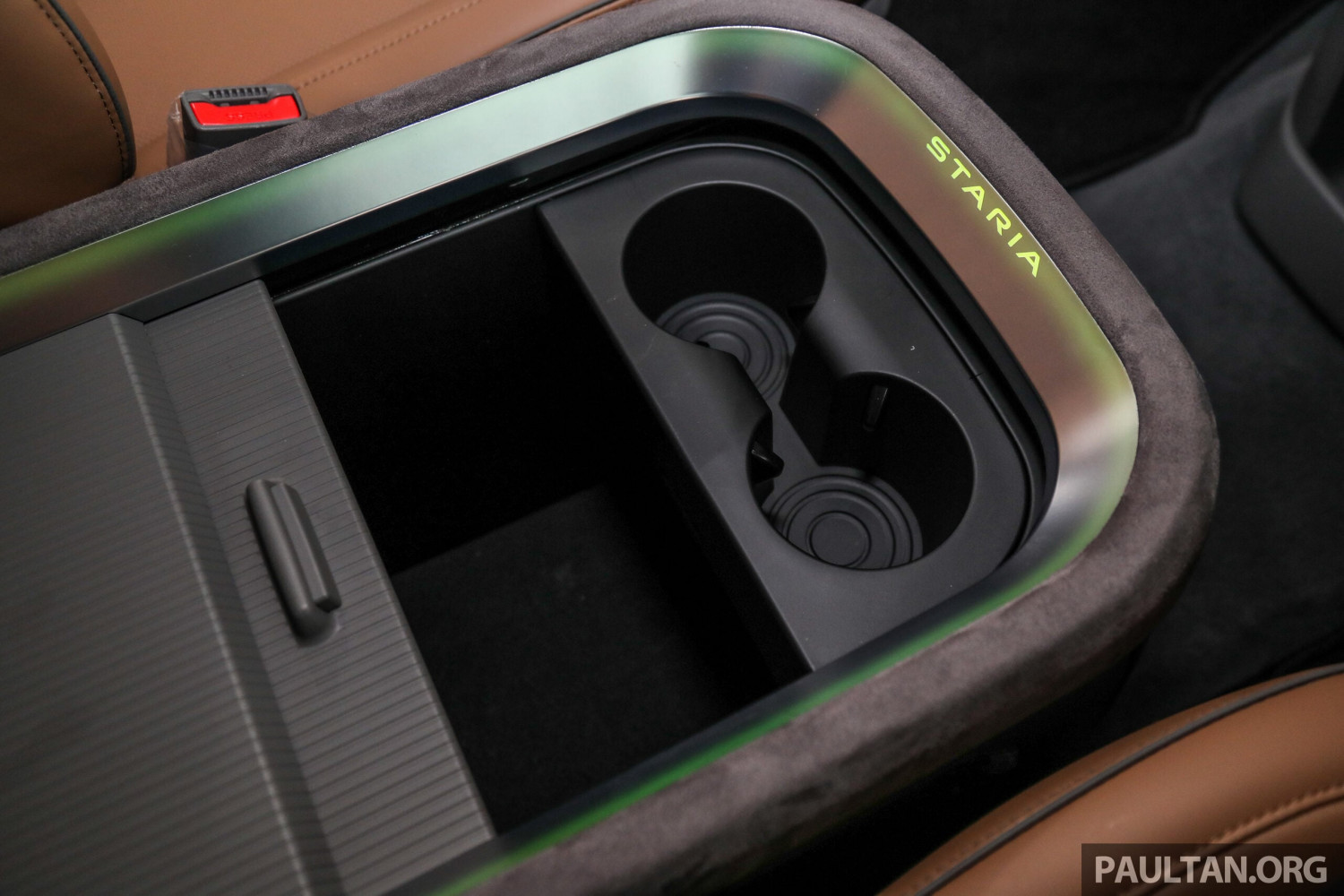 Hyundai Staria in Malaysia now gets fixed centre console in place of front middle seat, no price change