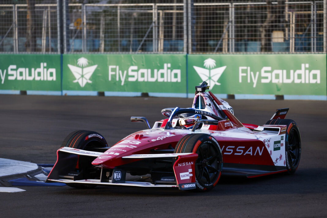 Nissan Formula E Tunjukkan Ketangguhan di Jakarta E-Prix 2025