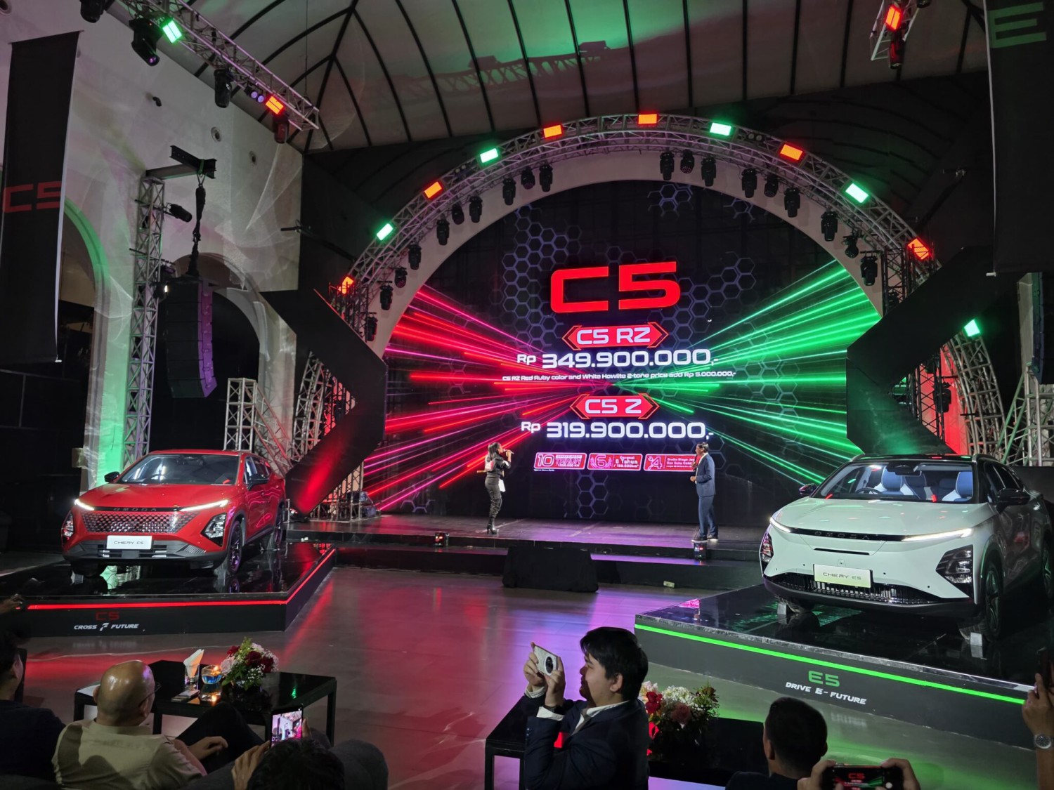 Chery Banting Harga C5 dan E5 Facelift, Turun Sampai Rp 100 Jutaan