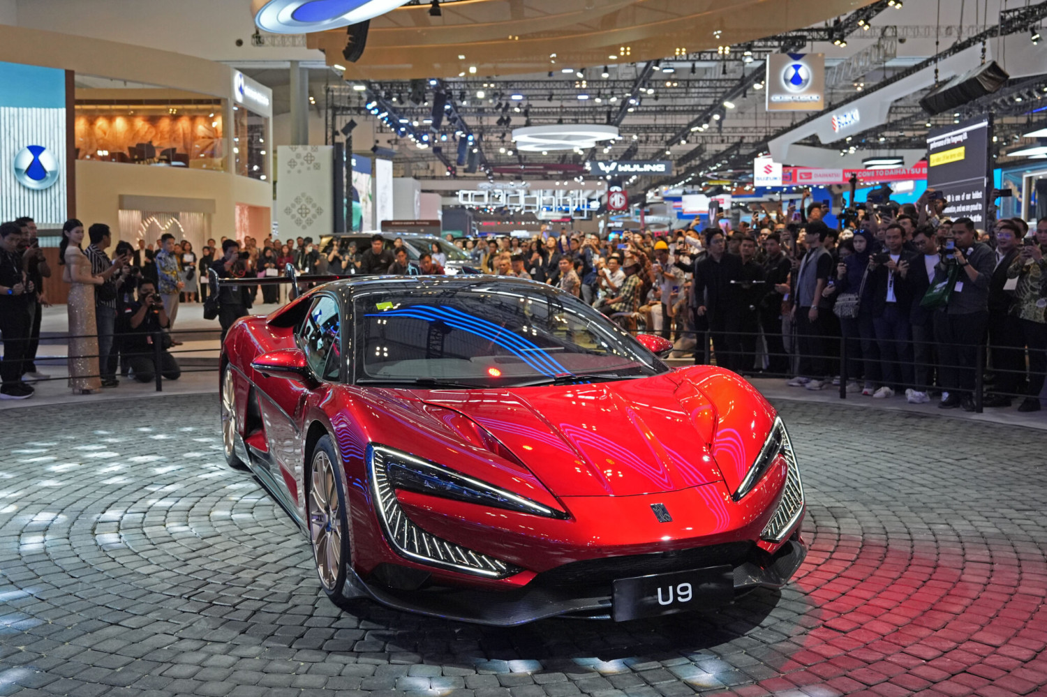 BYD, BYD Yangwang U9, BYD Pamer Denza Z9 dan YangWang U9 di GIIAS 2025
