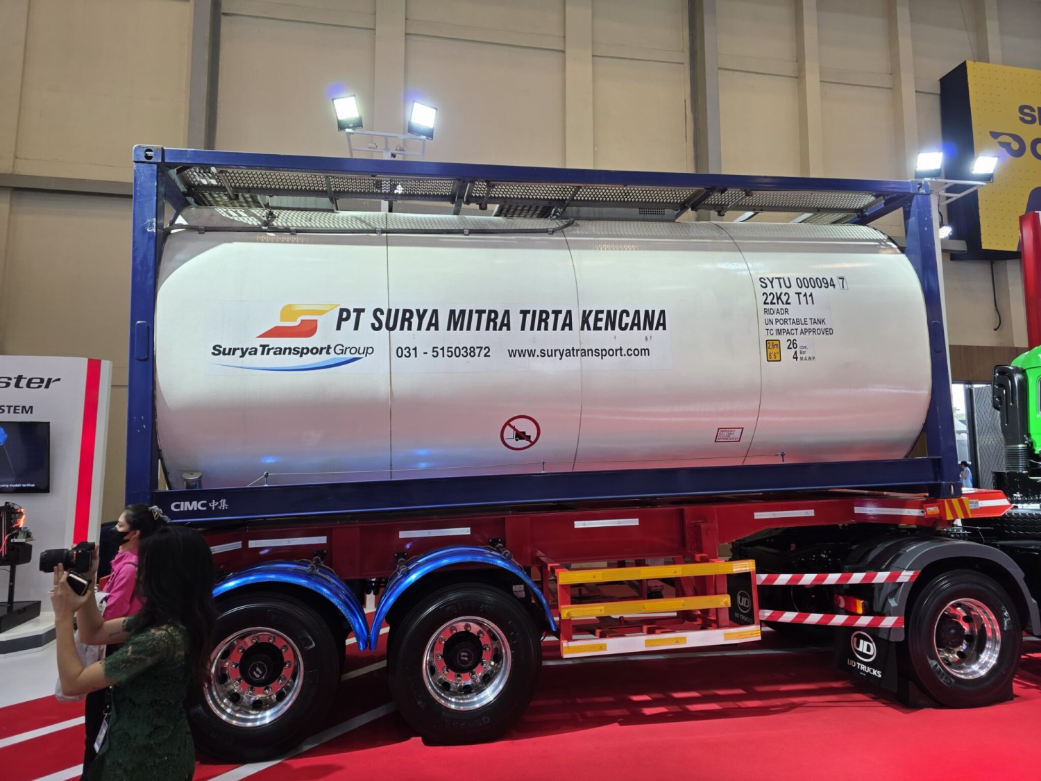 UD Trucks Serahkan 9 Unit Quester Euro 5 ke SMTK di GIIAS 2025