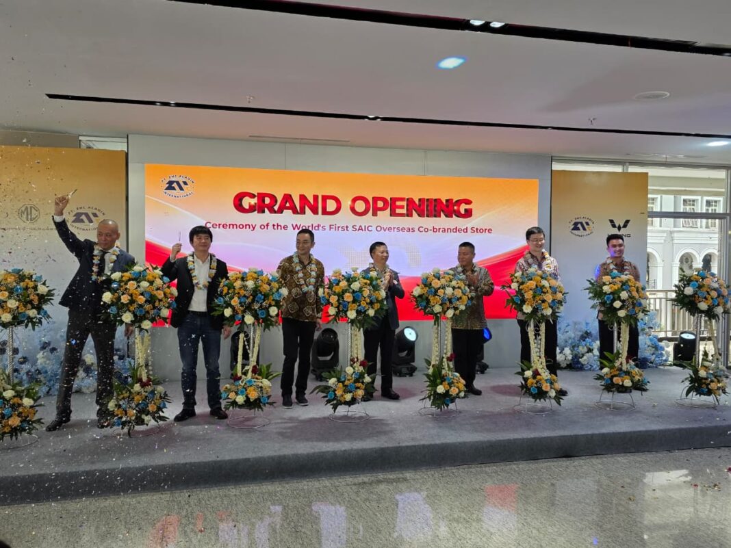 SAIC Motor Resmikan MG &amp; Wuling User Experience Center Pertama di Indonesia