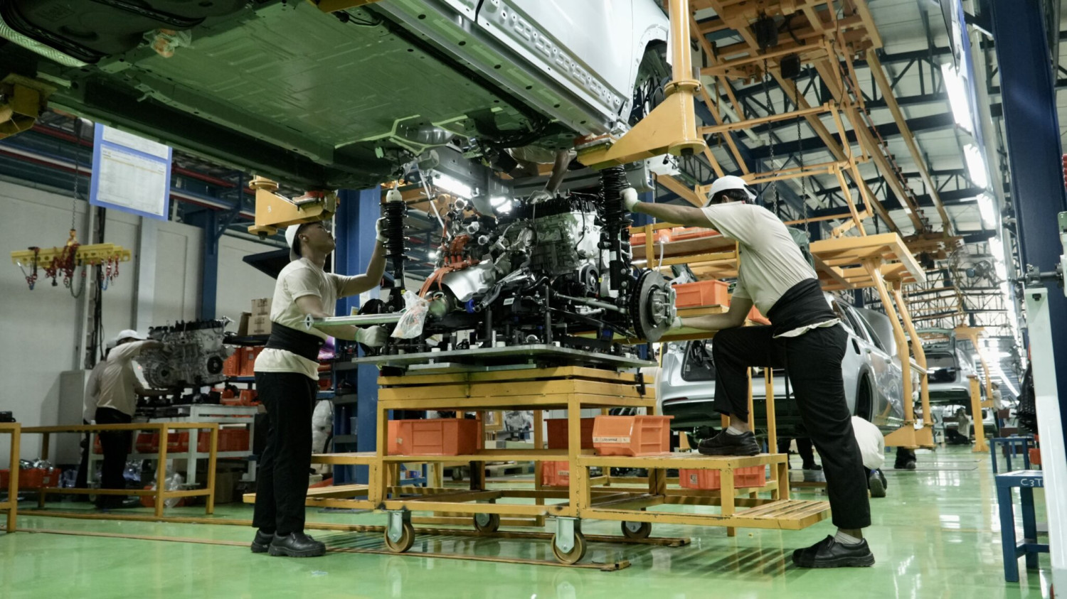 Geely Resmi Dirakit Lokal di Indonesia, Nebeng di Pabrik Handal