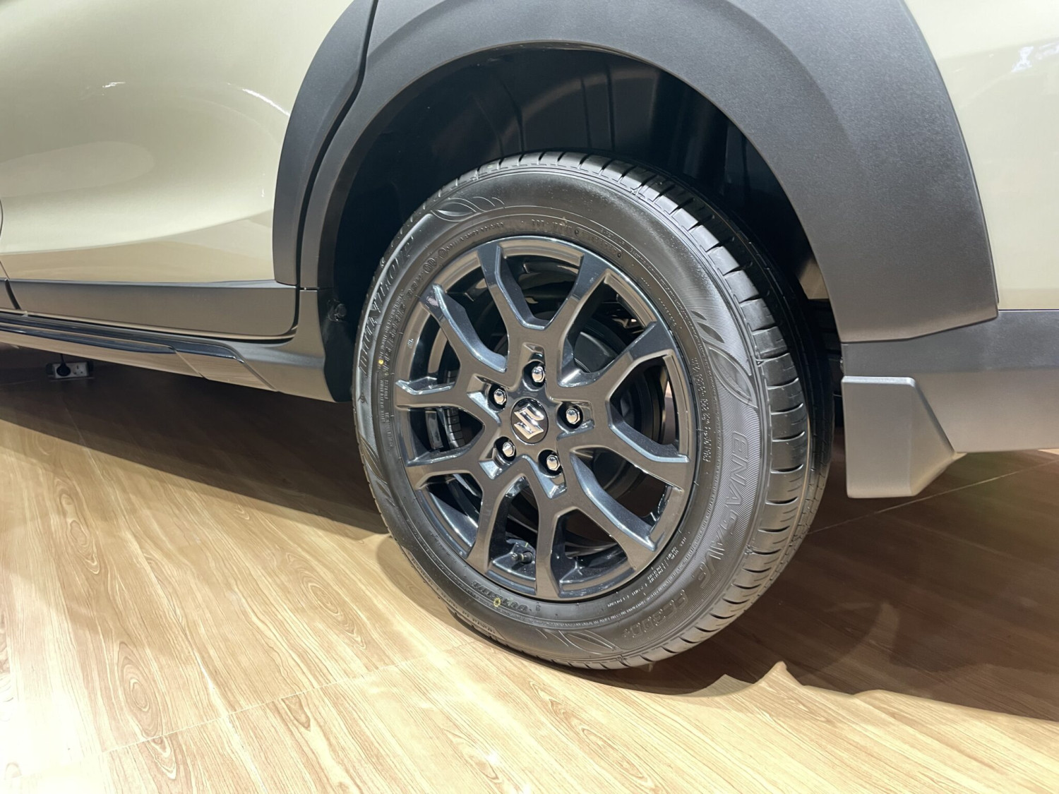 Suzuki , Ini Detail Ubahan di Varian Tertinggi Suzuki XL7 Alpha Kuro