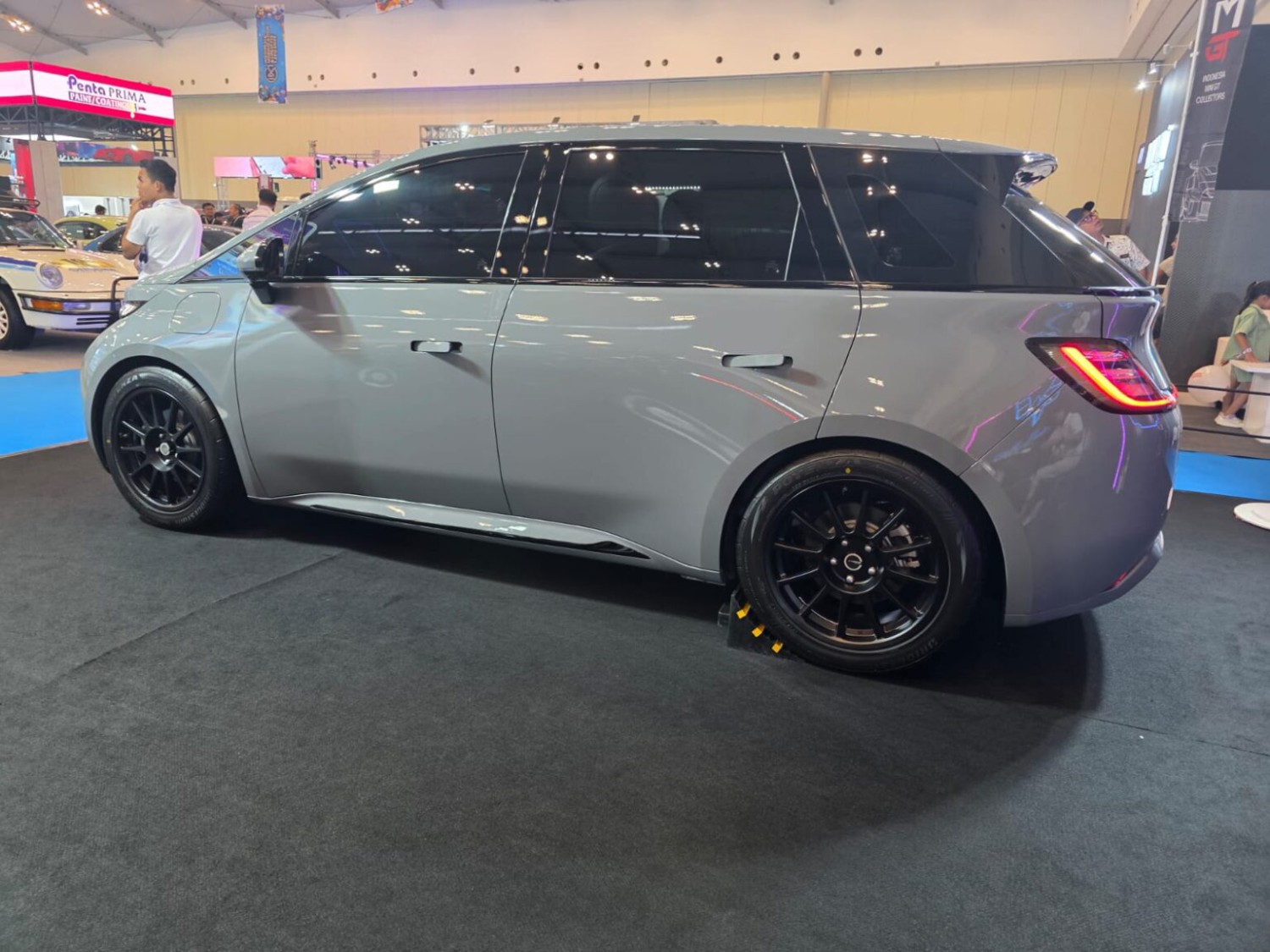 Ragam Gaya Modifikasi Mobil Listrik Wuling di IMX 2025