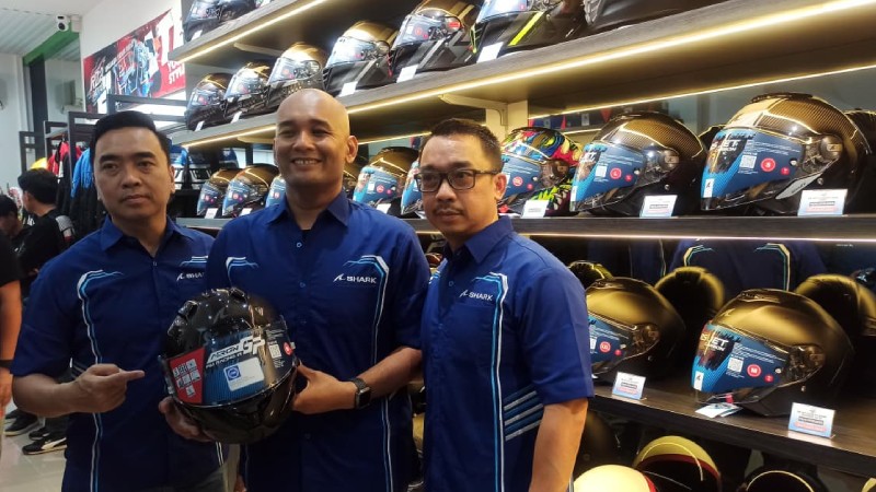 RD2 Moto Resmikan Outlet di Kelapa Gading, Spesialis Jual Helm Shark