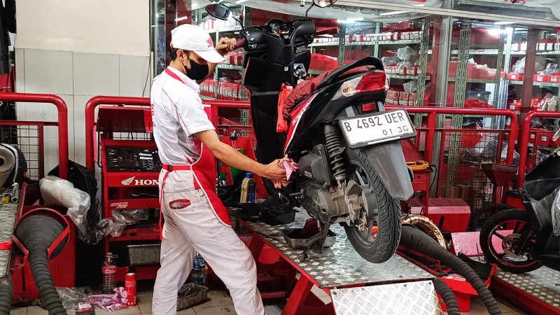Servis Motor Honda di AHASS Bisa Dapat Diskon