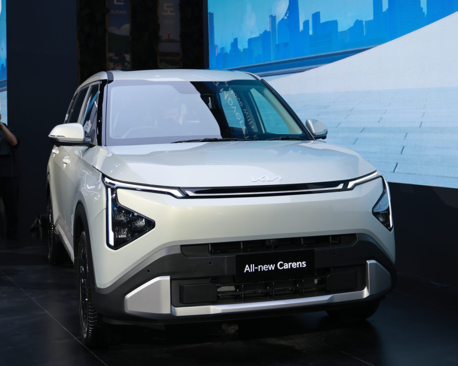 Kia RIlis Harga The All New Carens di IIMS 2026, Mulai Rp 300 Jutaan