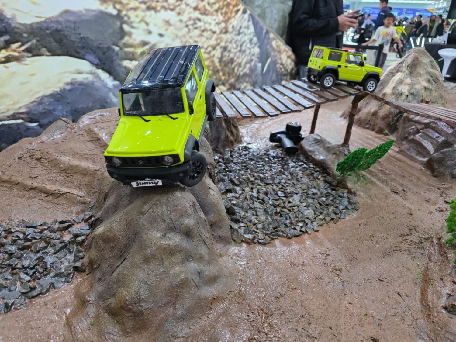 Booth Suzuki di IIMS 2026, Offroad Mini Jimny RC hingga Simulator Jadi Favorit