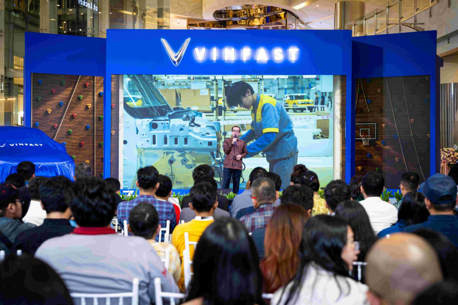 VinFast, VinFast VF 7, VinFast VF MPV 7 Rakitan Lokal Dibanderol Mulai Rp 345 Juta