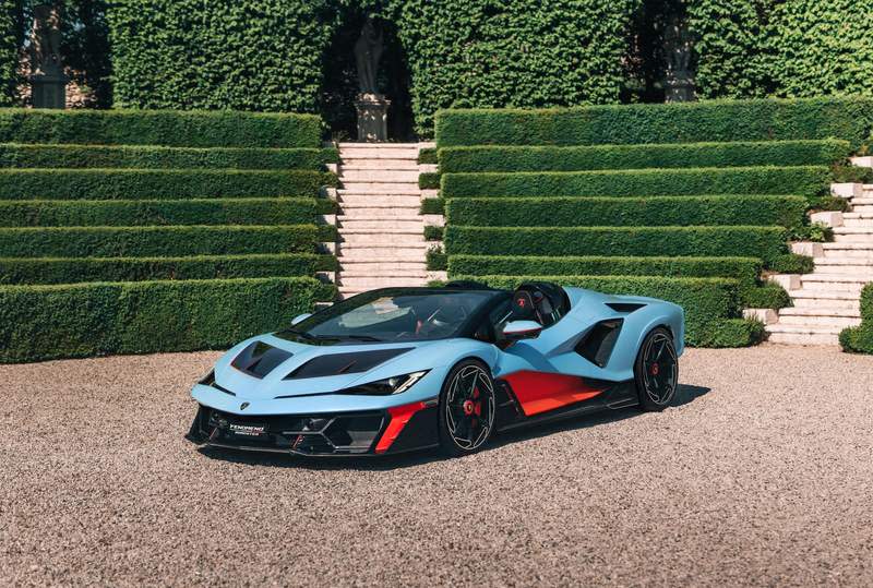 Lamborghini reveals its most powerful drop-top with Fenomeno Roadster