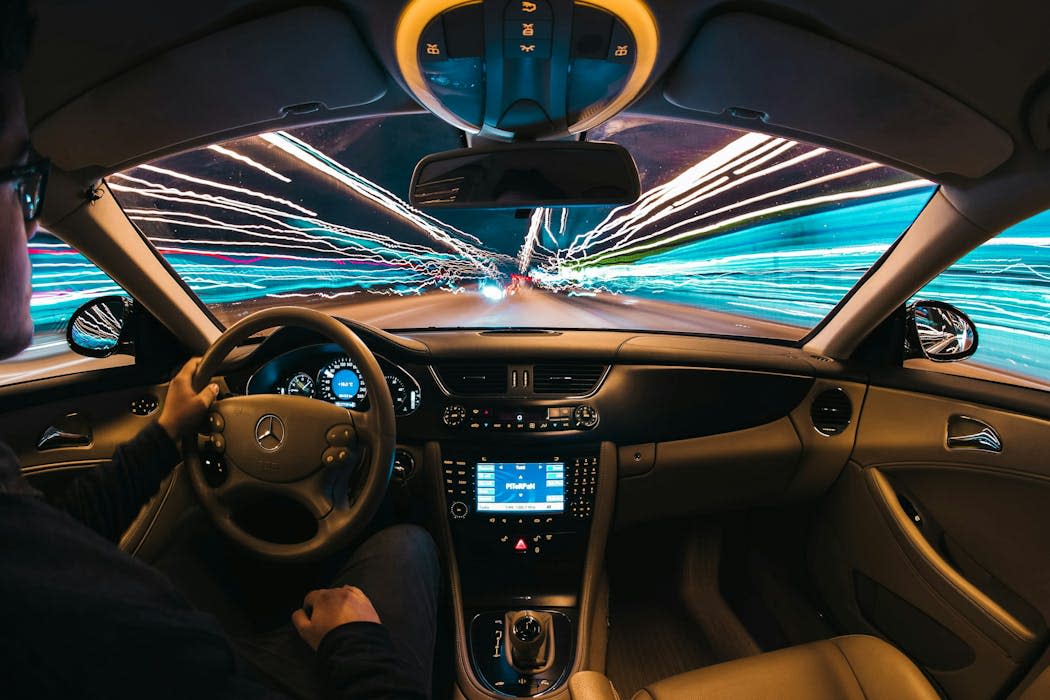 Self-driving cars struggle to see at night or in fog – but imitating the human brain can make them safe