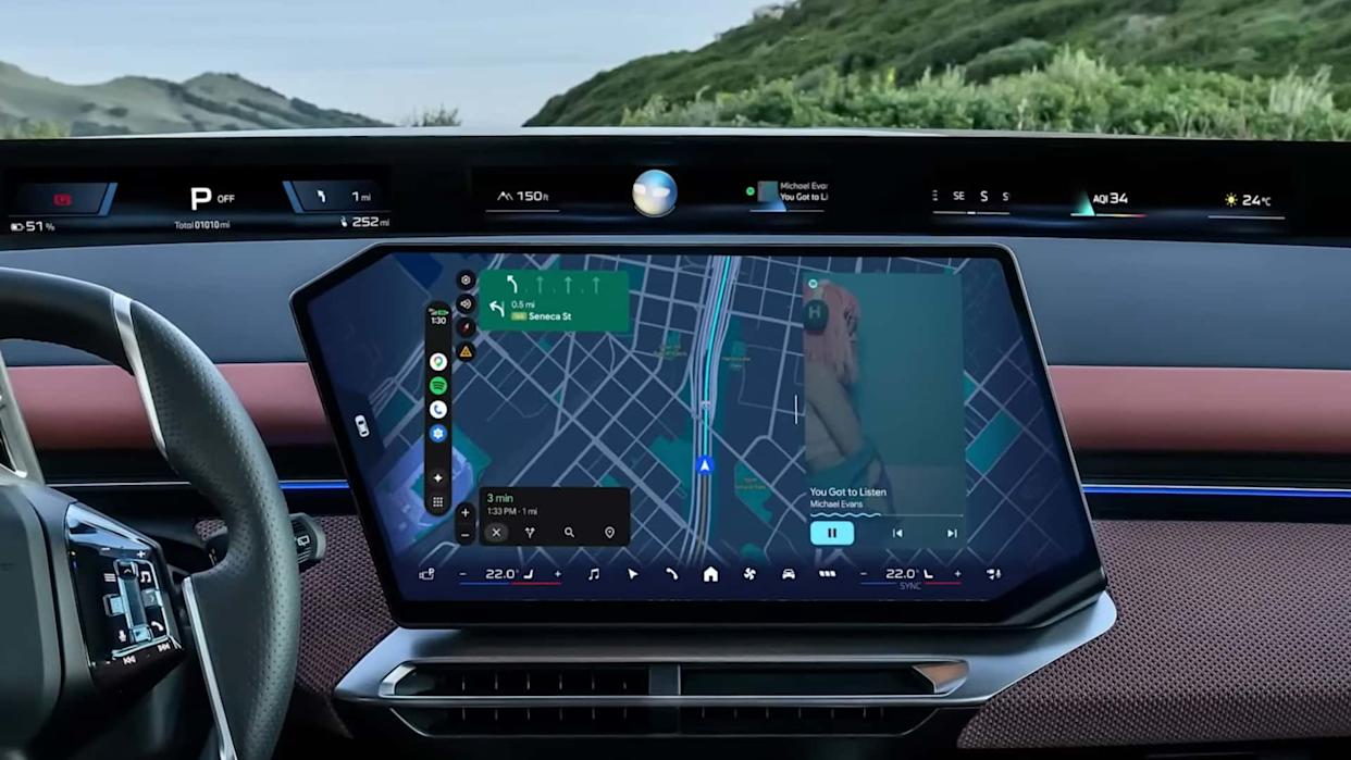 Android Auto’s Massive Update Brings Edge-To-Edge Maps To Every Car Screen