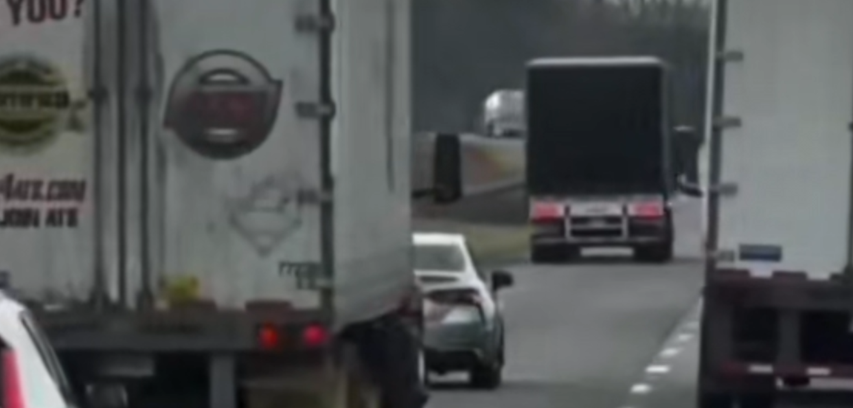 This Mystery Driver Used a Brilliant (and Slightly Unhinged) Move to Clear Trucks From the Passing Lane, and the Internet Is Calling It a Public Service