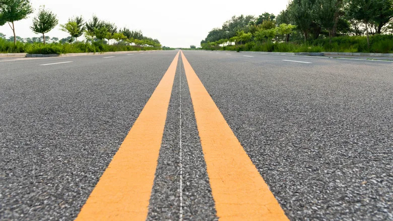 What Does The 'Divided Highway Ends' Sign Mean &amp; Why Is It Important To Know?
