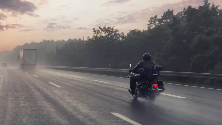 What Is The 70/30 Brake Rule For Motorcycles?