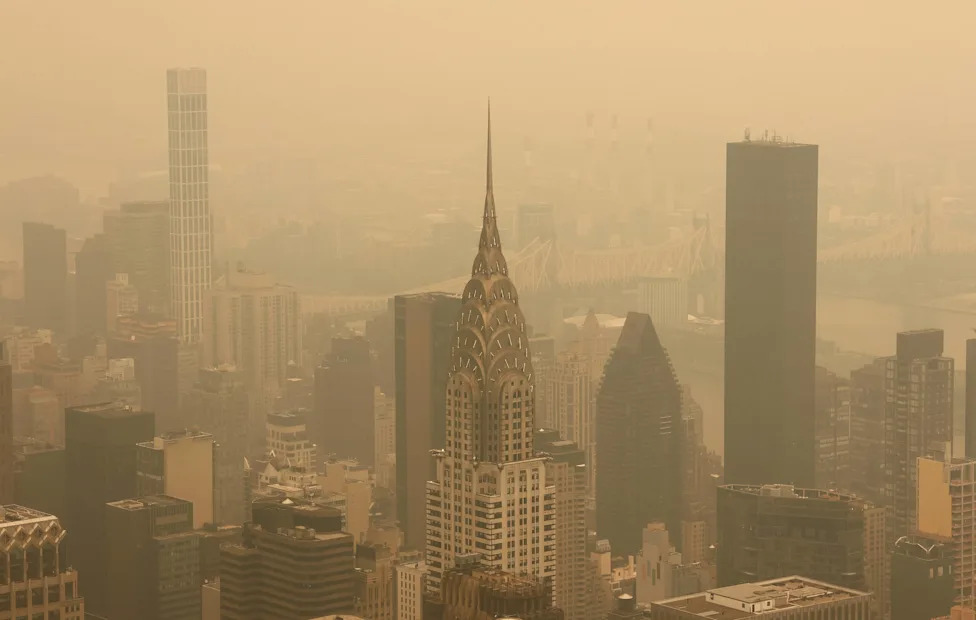 Hazardous AQI Plunges 17 States Into Code Red As Smoke Swallows I-75, I-94, and I-95