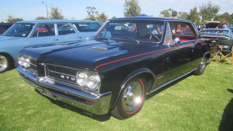 The Time Pontiac Sent A Ringer To Journalists