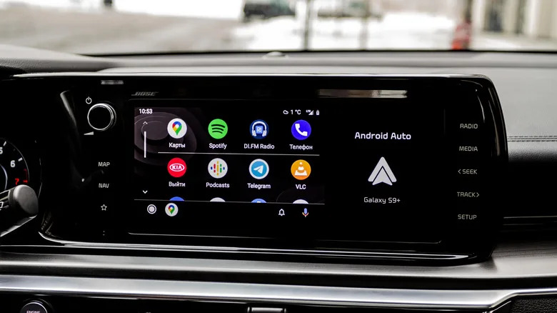 Google Maps Just Got A Useful New Traffic Lights Feature On Android Auto