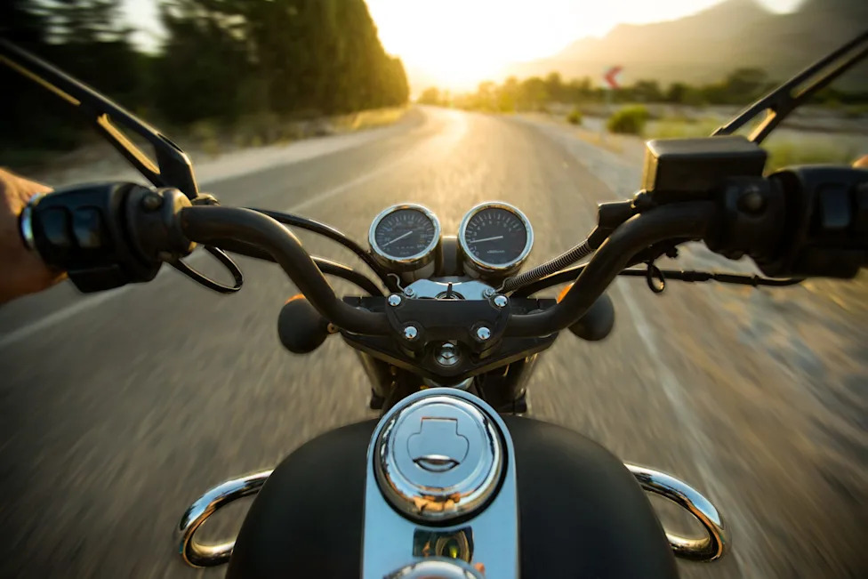 Can motorcycles split lanes through traffic in Ohio? What the law says