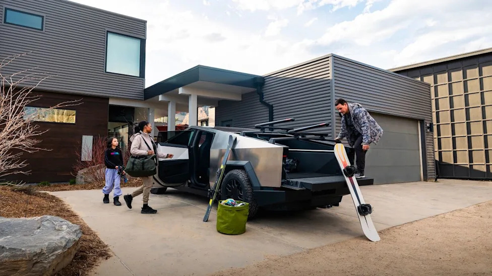 Cybertruck, Finally: You Can Now Charge Your Home from Your Cybertruck