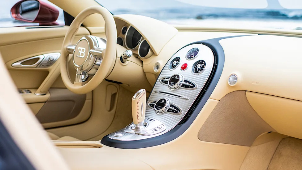 Bugatti Just Unveiled a Gorgeous, One-Off Veyron