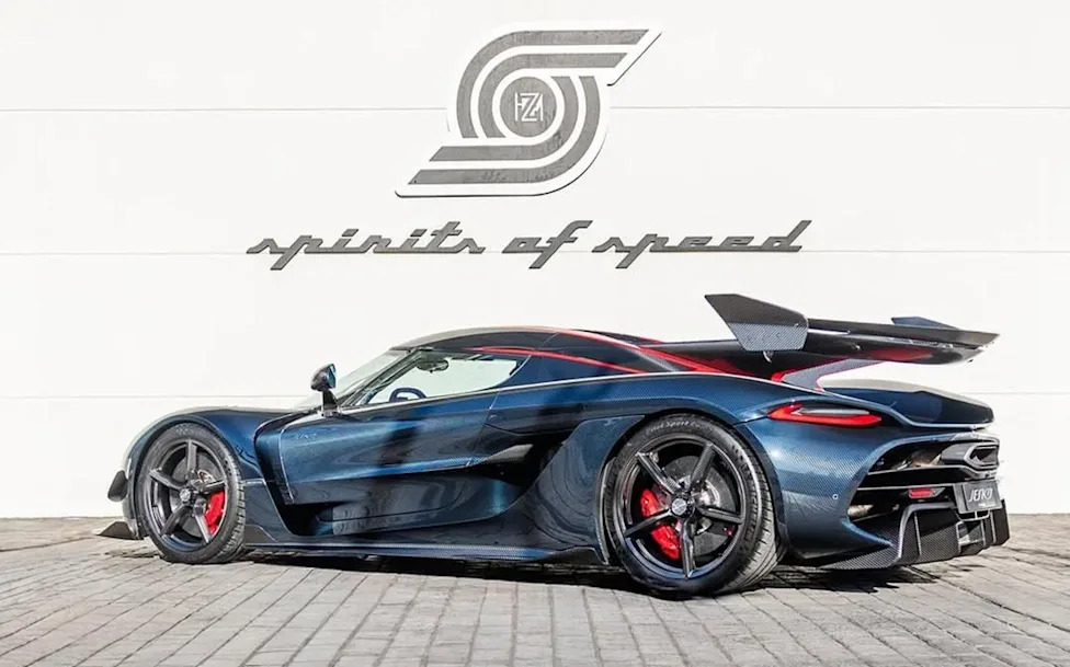 Koenigsegg, Bespoke Koenigsegg Jesko Attack Delivered to Collector in Spain