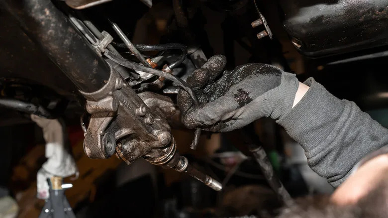 How To Check Power Steering Fluid (And How Often You Need To Change It)