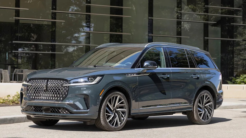 Ford, Ford Explorer, SEAT, Ford's Explorer and Aviator Can Now Recline Their Own Driver's Seat, No Passenger Required