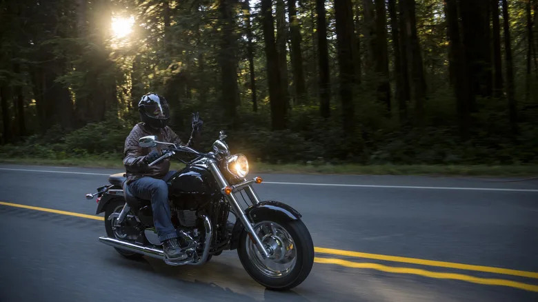 How To Avoid Wrist Pain While Riding A Motorcycle