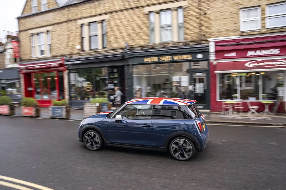 25 Years in America: MINI Celebrates with Heritage Edition