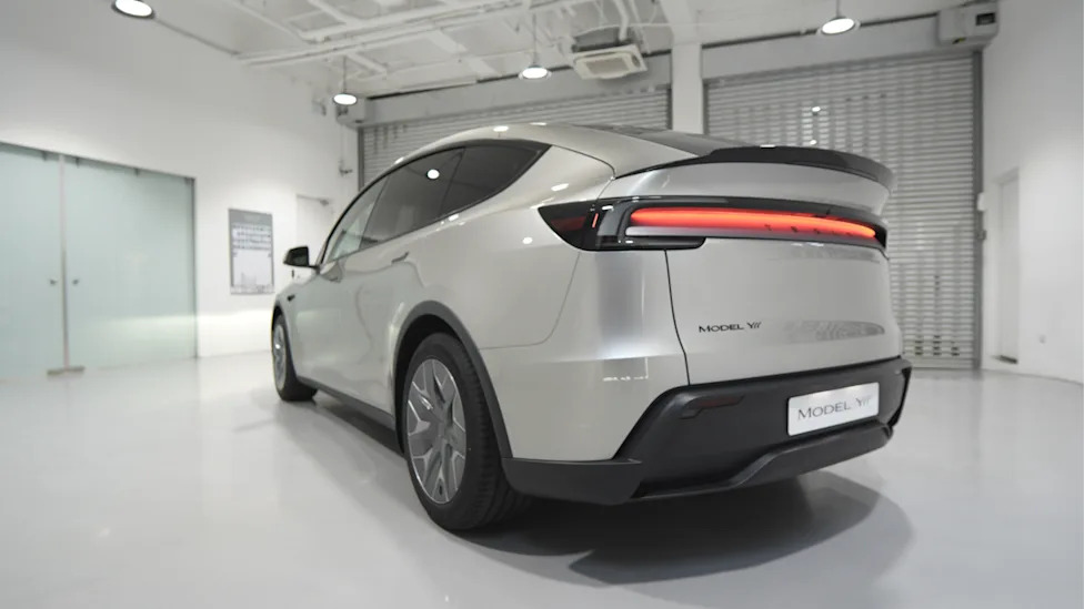 Tesla’s Six-Seat Model Y L Is Reportedly Coming To America This Fall