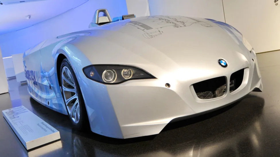 The Current Land Speed Record For Hydrogen Combustion Cars Is Held By A 22-Year-Old BMW