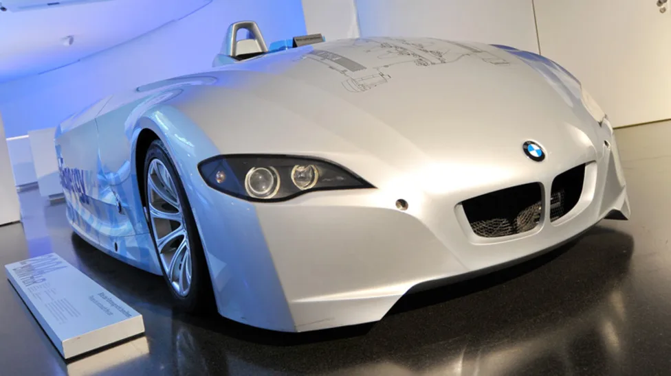 The Current Land Speed Record For Hydrogen Combustion Cars Is Held By A 22-Year-Old BMW
