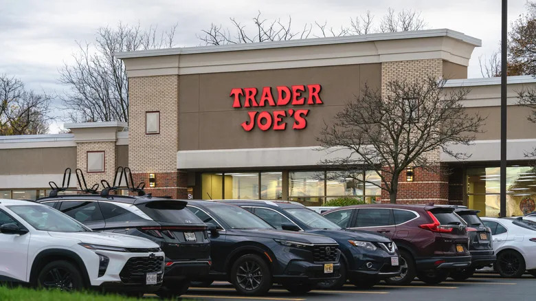 Here's Why Every Trader Joe's Parking Lot Is A Tiny Nightmare
