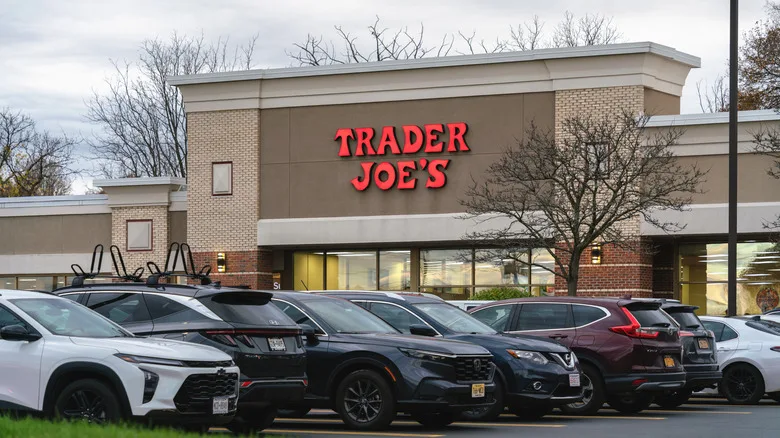 Here's Why Every Trader Joe's Parking Lot Is A Tiny Nightmare