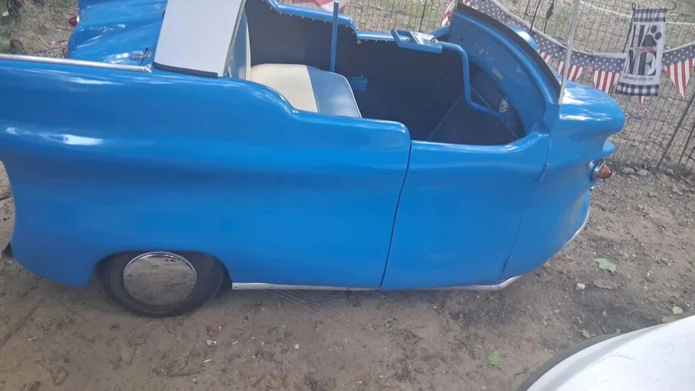 This Hilarious 1961 Electric Shopper Can Get You To The Grocery Store And Back. But That's About It