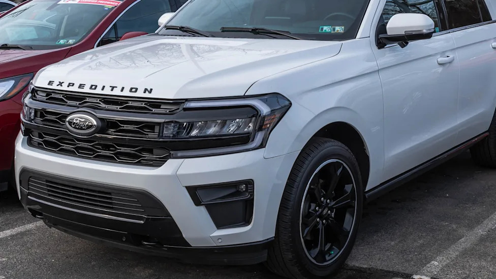 Ford, Ford recalls nearly 42,000 Expeditions and Super Duty trucks over headlight blackout risk
