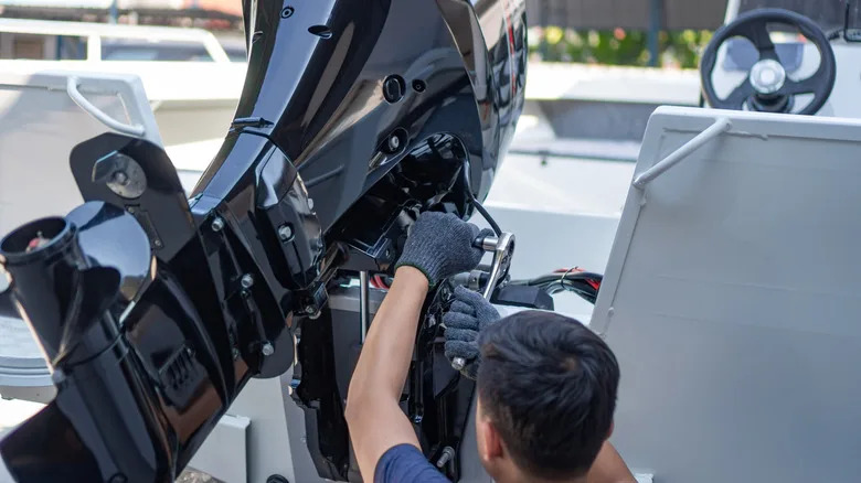 What's The Difference Between An Open And Closed Loop Cooling System In A Boat Engine?