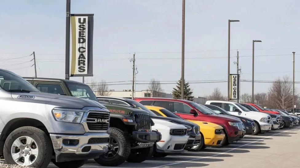 Man Says He Was Nearly Scammed by a Dealership After Running a Car's VIN Through Google Gemini