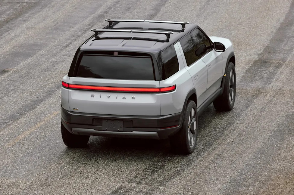 Rivian, Battery, Rivian issues R2 recall for poorly tightened battery packs