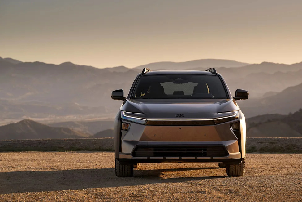 Subaru Is Outselling Toyota With a Cheaper Version of the Same EV