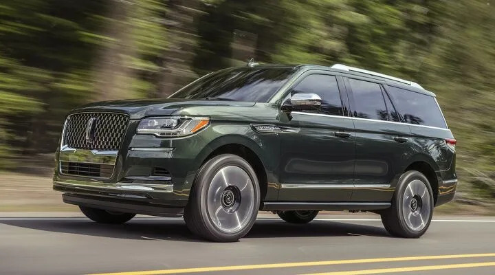 Ford Recalling 420K Expeditions and Lincoln Navigators Over Seat Belt Issue